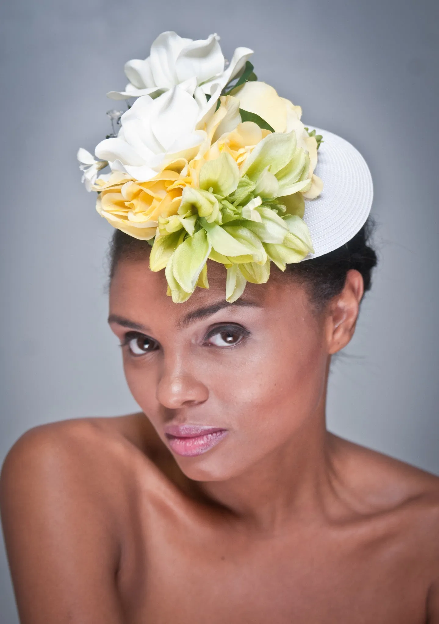 SE6020-Wedding fascinator straw with assorted flowers